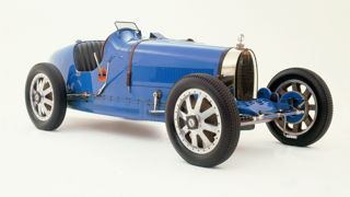 A blue 1924 Bugatti Type 35