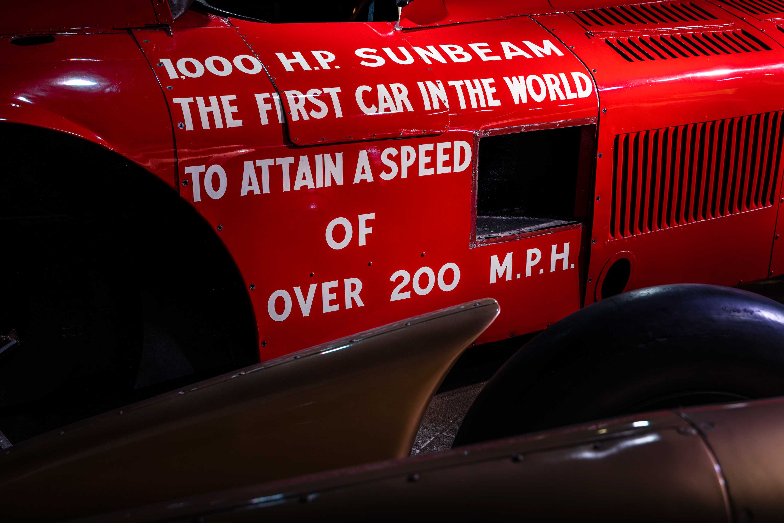 close up of wording on the Sunbeam 1000hp