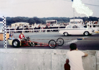 Pam Metcalf driving Wombat at Santa Pod’s Ladies Eliminator competition (Derek Metcalf collection)