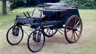 An 1895 Knight veteran car