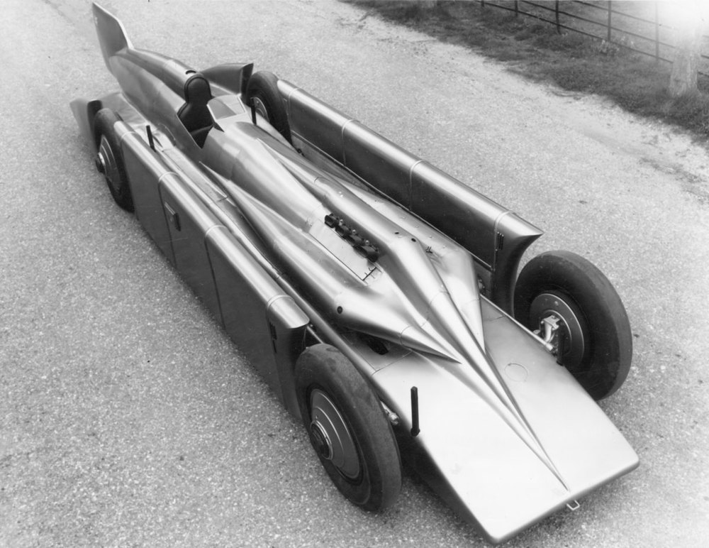 Black and white photo of Golden Arrow from the front