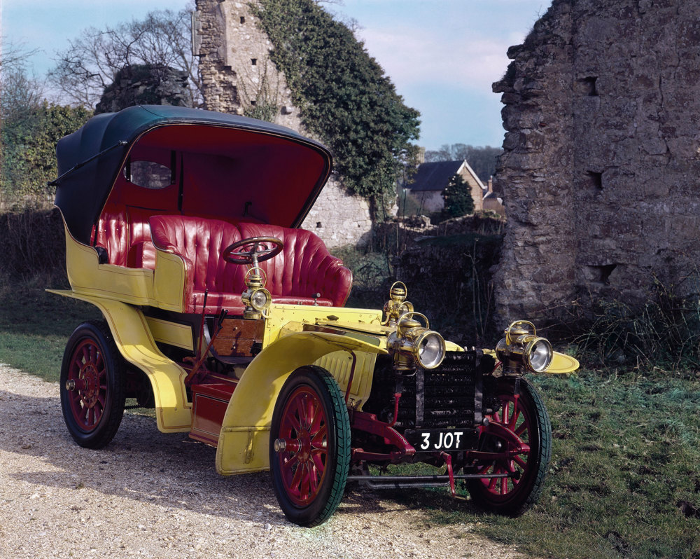 A 1903 De Dietrich 24hp veteran car