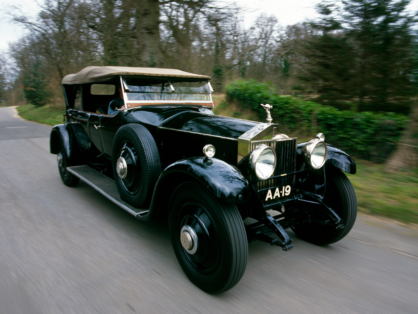 Rolls Royce Phantom1 1925 Driving Along Web