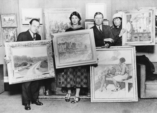 Brynhild Parker (far right) with fellow artists Elwin Hawthorne, Phyllis Bray and John Cooper. Image Credit Elwin Hawthorne archive