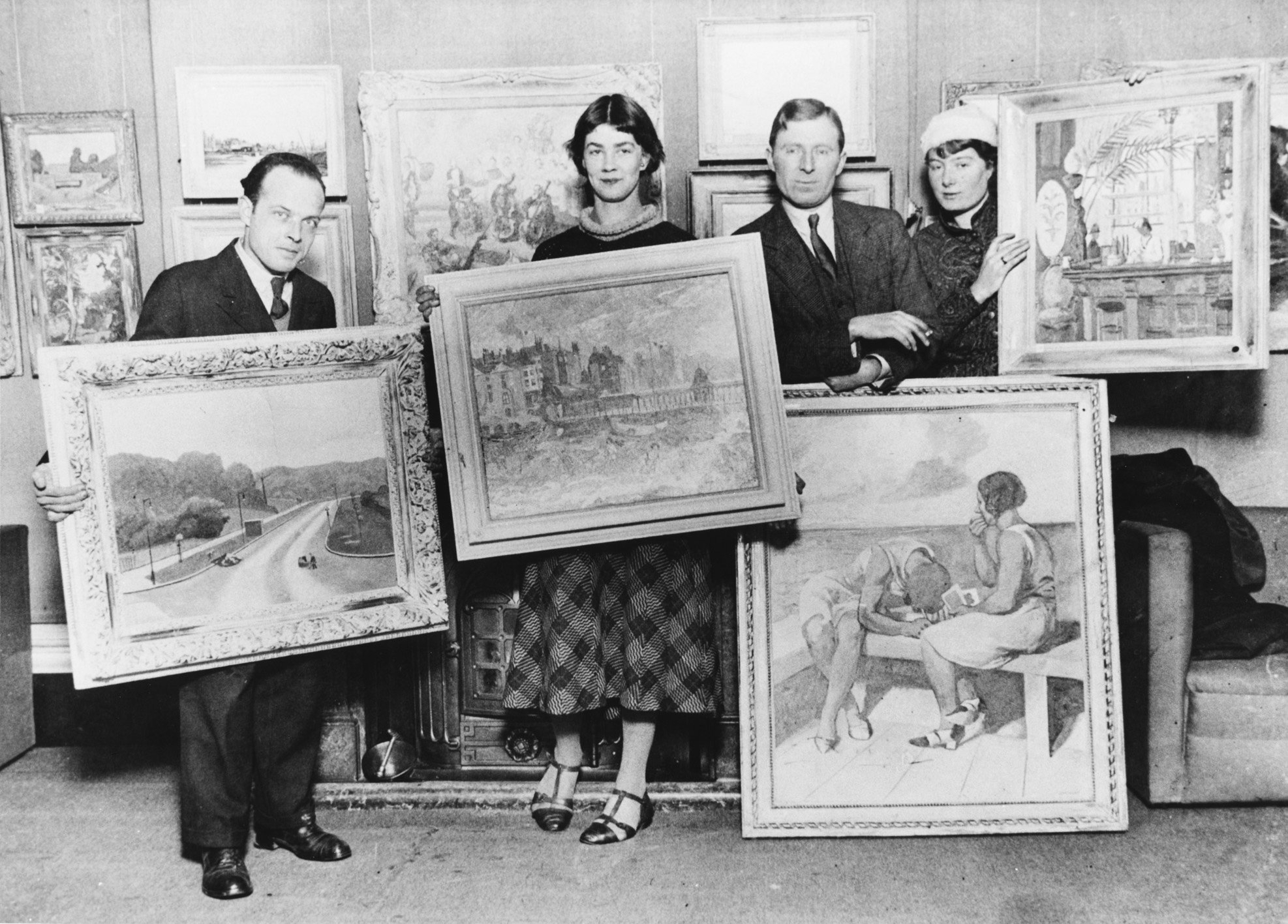 Brynhild Parker (far right) with fellow artists Elwin Hawthorne, Phyllis Bray and John Cooper. Image Credit Elwin Hawthorne archive