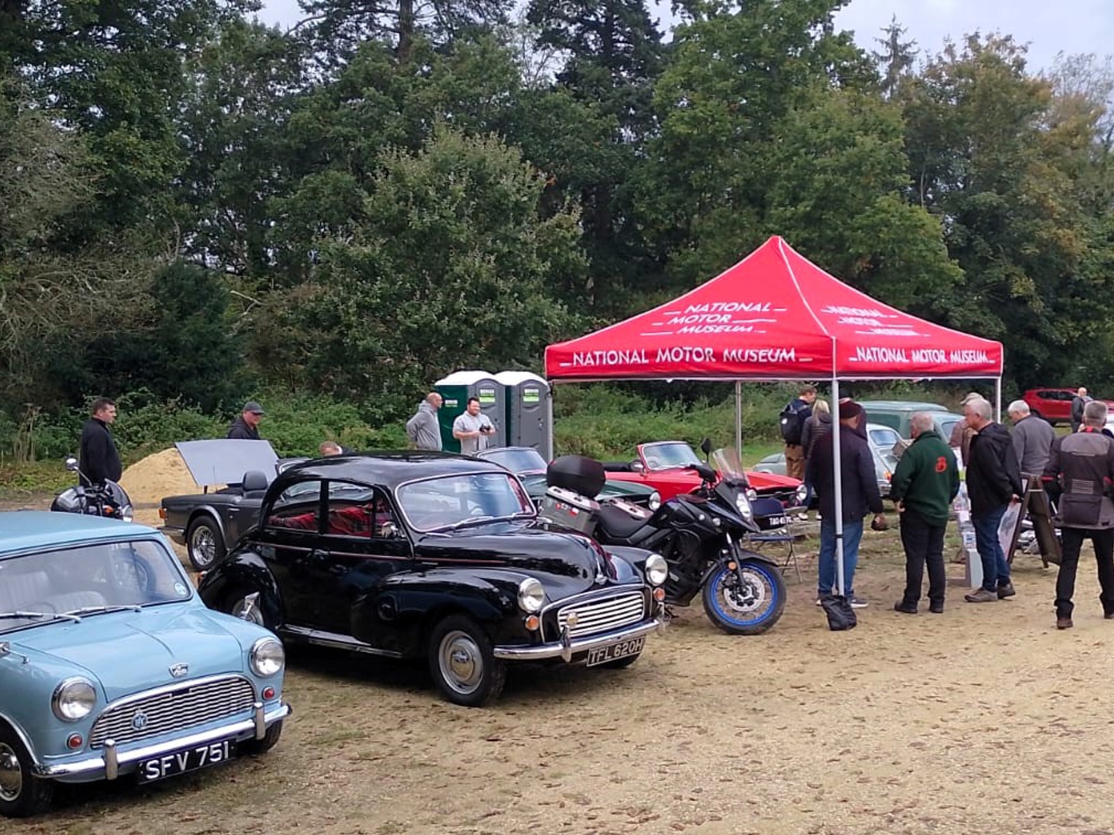 Breakfast at Beaulieu with Vintage Tyres