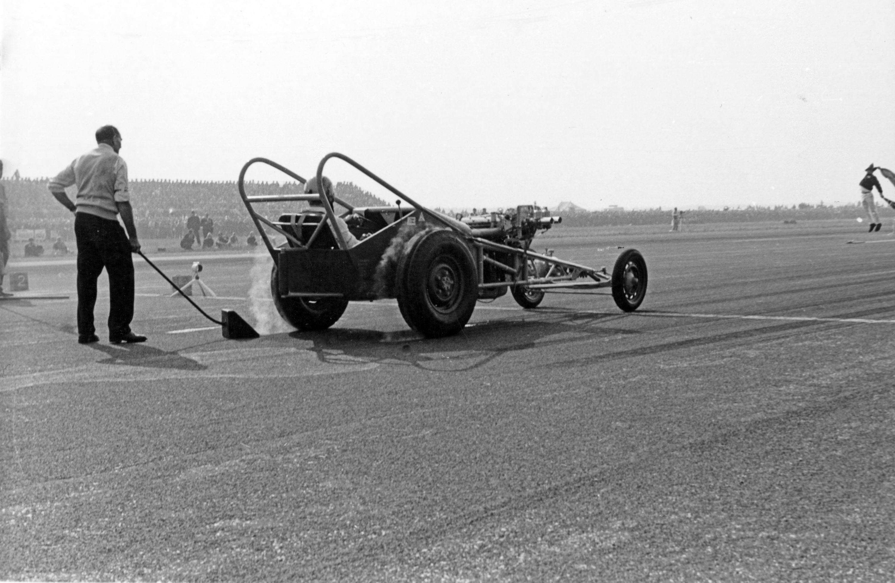 Les Hill And The Dragster Houndog I At The Starting Line Of The British International Drag Racing Festival