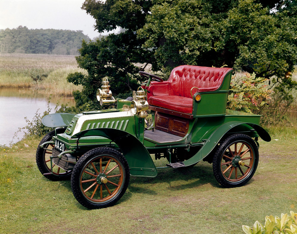 A 1903 De Dion Bouton Model Q 6hp veteran car