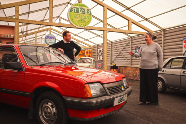 Visitors With Vauxhall Cavalier870px H580px 600X400