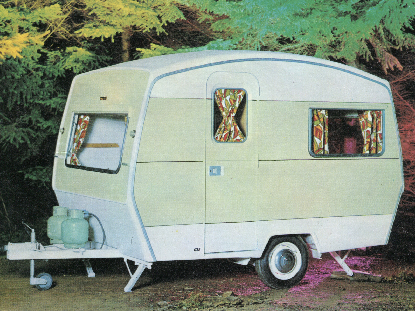 Advert shot of a Sprite 400 from the original 1970 brochure