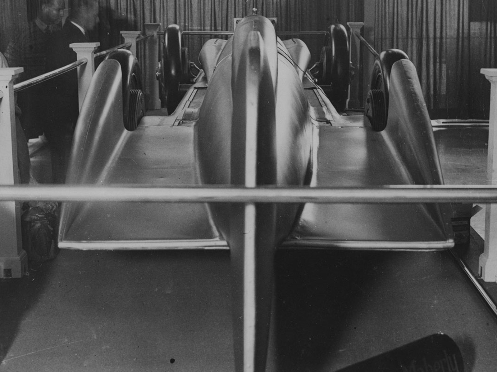 The completed Golden Arrow on display, 1929.