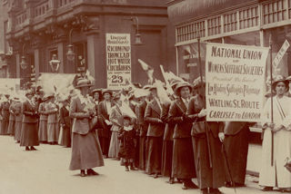 Women’s Suffrage pilgrims, Liverpool, 1913 (The Women’s Library, LSE/Flickr )