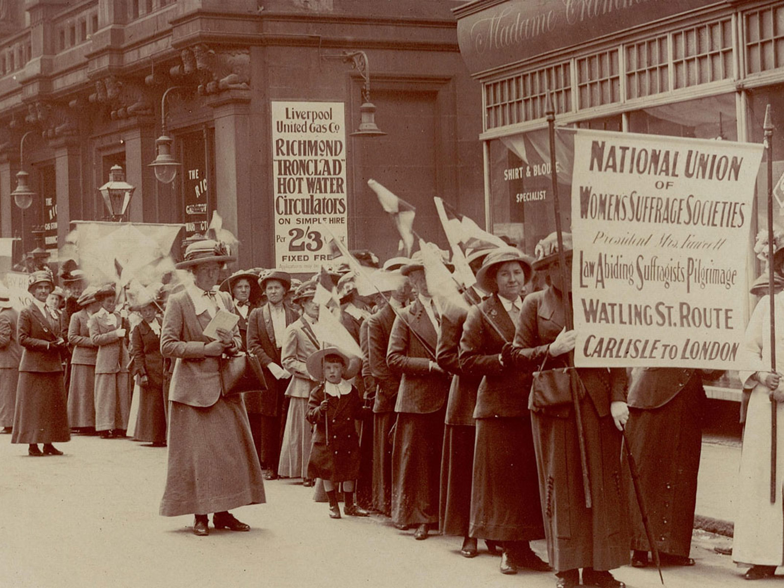 Women’s Suffrage pilgrims, Liverpool, 1913 (The Women’s Library, LSE/Flickr )