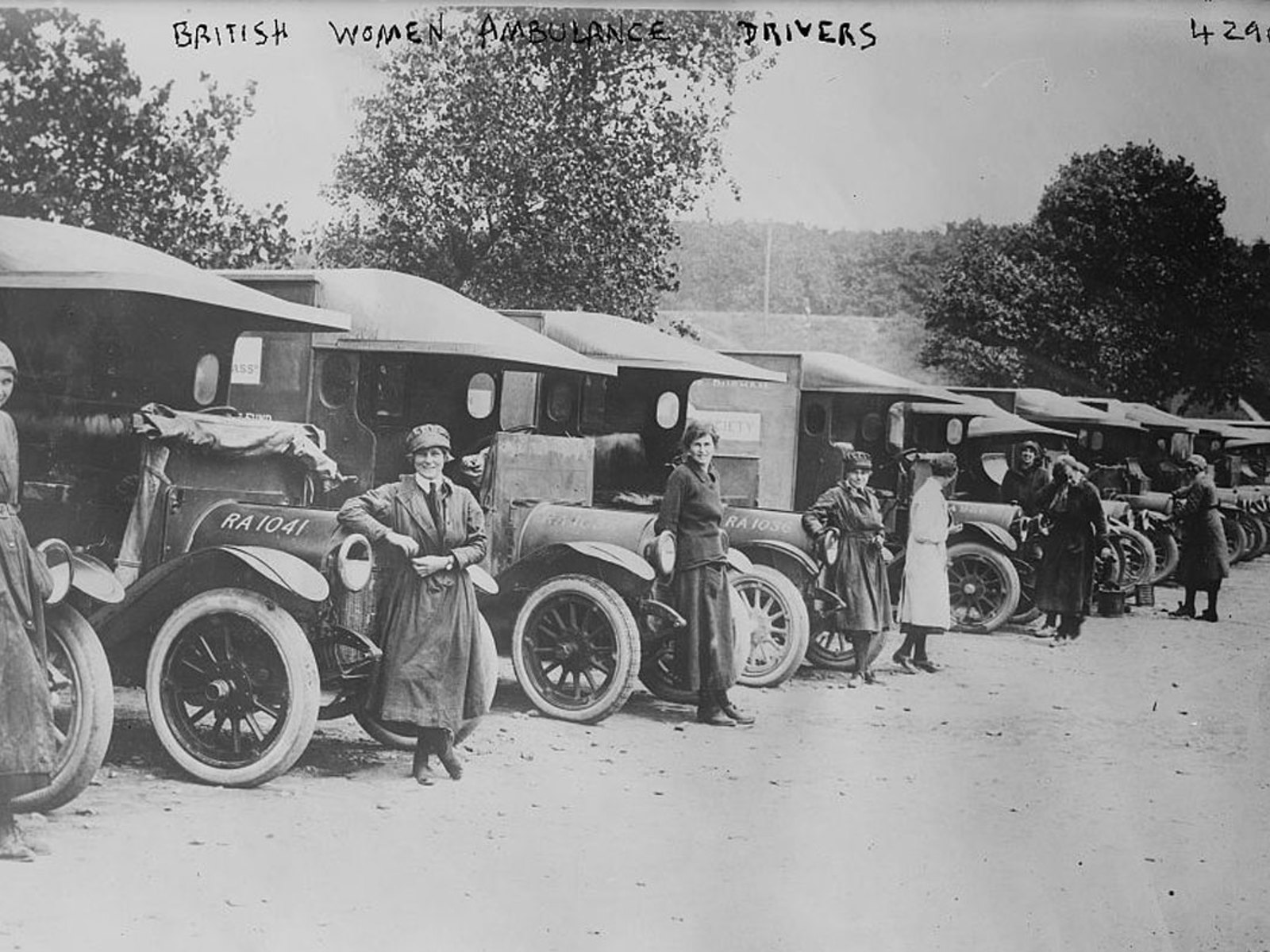 British women ambulance drivers, 1917 (The Library of Congress/Flickr)