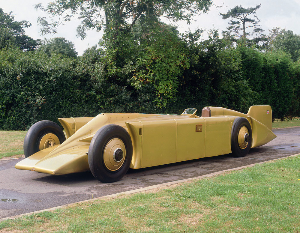 1929 Golden Arrow in grounds at Beaulieu