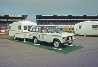 A Range Rover outfit lines up on the Silverstone circuit for the 1973 Concours d’Elegance.