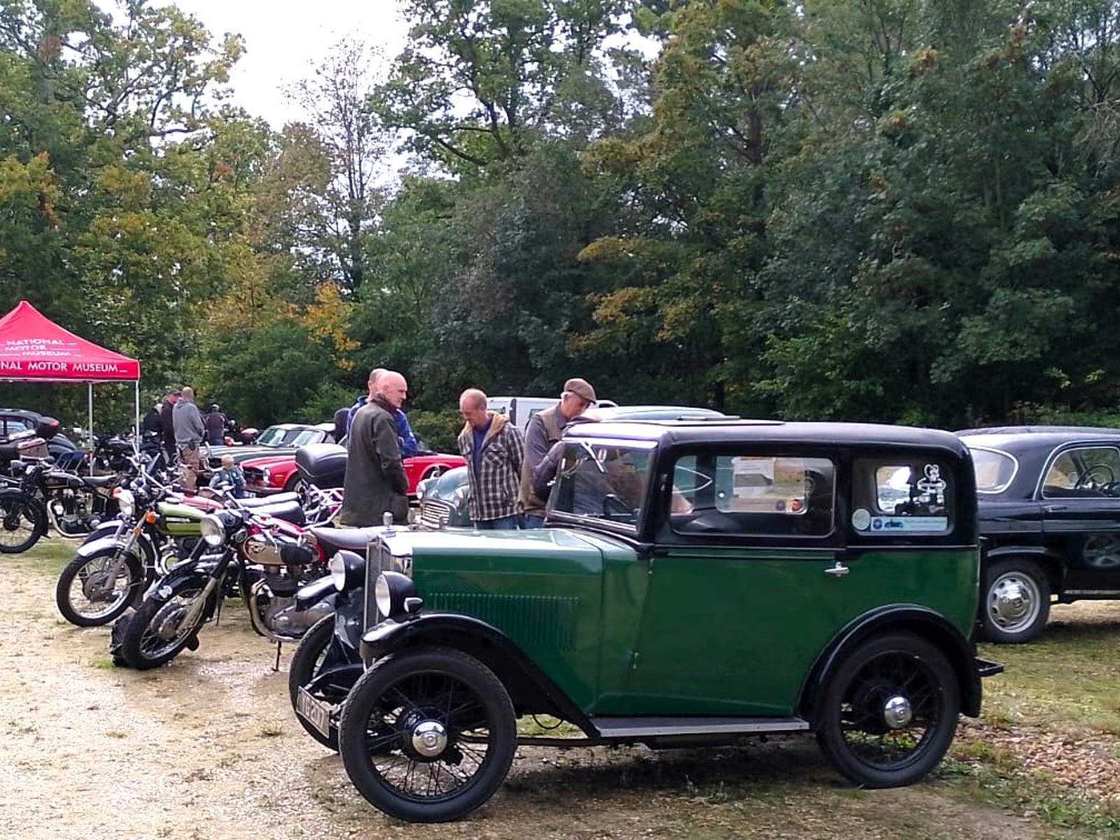 Breakfast at Beaulieu with Vintage Tyres (1)